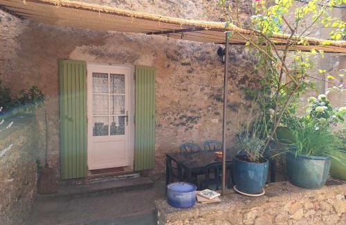 Mollans-sur-Ouveze House | Maison de village en pierre