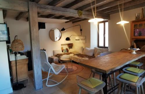 Ustou House | Maison de village à la montagne