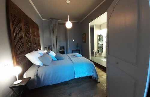 Vic-sur-Cere Bed & Breakfast | Maison du Chevalier des Huttes - Table et Chambres d'hôtes