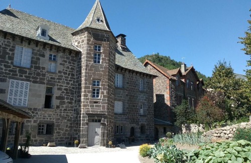 Vic-sur-Cere Bed & Breakfast | Maison du Chevalier des Huttes - Table et Chambres d'hôtes