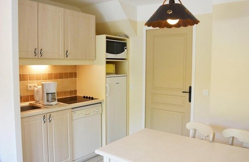 Rouret House | Maison en duplex avec terrasse, 6 pers, 3 pièces, à Grospierres, animaux admis, parking inclus - FR-1-382-23