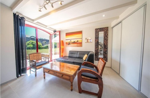 Pont-l'Abbe House | Maison en pierre dans un hameau privé