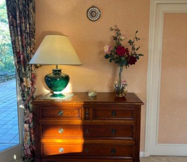 Onet-le-Chateau House | Maison familiale vue sur la Cathédrale de Rodez - 9 pers