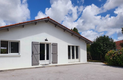 Saint-Martin-de-Seignanx House | Maison 4 Chambres Avec Grand Jardin