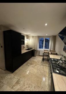 Saint-Paul-Trois-Chateaux House | Maison ou chambres a louer place de L'Esplan