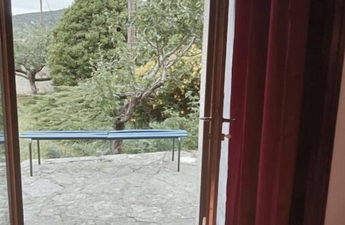 Bugarach House | Maison Gaïa. A very special place, relaxing and welcoming. 5 minutes from the lake
