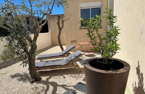 Beziers Villa | Maison Guyenne Lovely, cosy house furnished with care and comfort