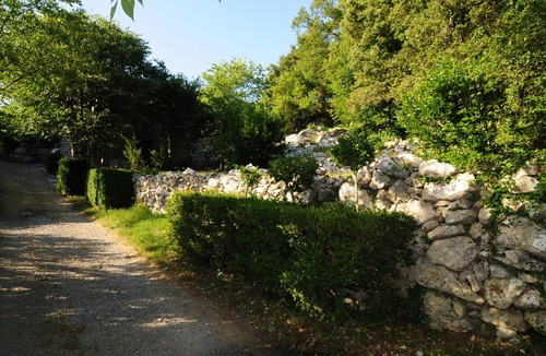 Balazuc House | Maison Individuelle au Calme, Joli Cadre Verdure, Proximité Baignade