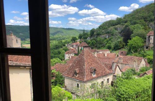 Saint-Cirq-Lapopie Bed & Breakfast | Maison Lapopie chambres et gîte