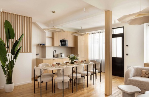 Epinettes House | Maison Legendre - Luxury Townhouse with 5BDR & AC in Batignolles