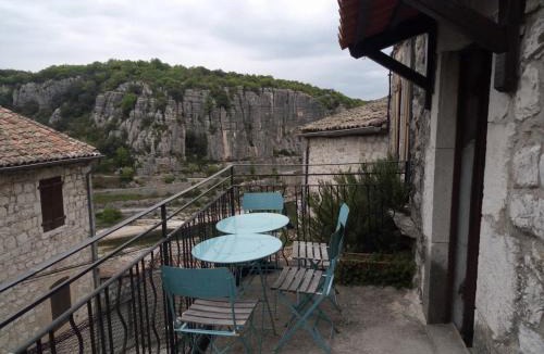 Balazuc House | maison pierre et voûte au cœur du village