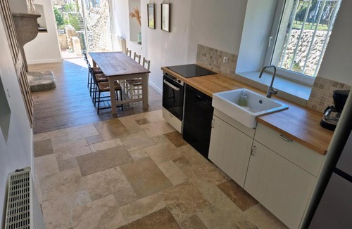 Reauville House | Maison provençale, jardin arboré proche Grignan 4-6 pers, 2 chambres