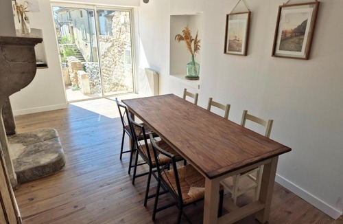 Reauville House | Maison provençale, jardin arboré proche Grignan 4-6 pers, 2 chambres