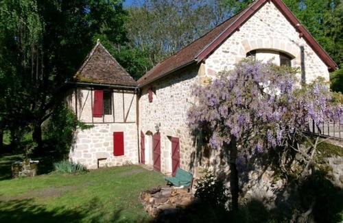 Capdenac Villa | Maison Quercynoise au Calme Avec Piscine
