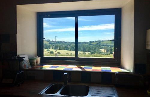 Aurillac House | Maison spacieuse avec vue sur la montagne à Naucelles