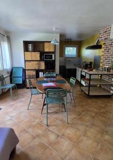 Saint-Maurice-sur-Eygues House | maisonnette provençale sous les chênes