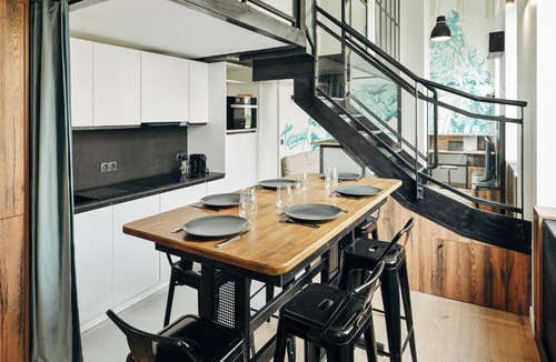 Puvis De Chavannes - Le Lycee Apartment | Make My Day 61, rue Sully