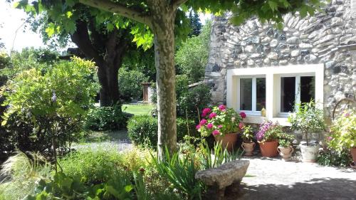 Rochemaure House | Malarias 1