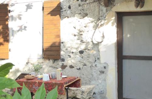 Rochemaure House | Malarias 1