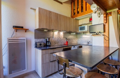 Manigod Apartment | Manigod Merdassier Apartment 8 guests, shared pool & Wi-Fi