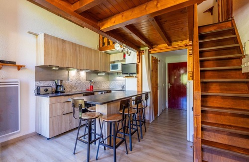 Manigod Apartment | Manigod Merdassier Apartment 8 guests, shared pool & Wi-Fi