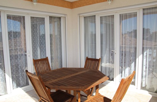 Villelongue-de-la-Salanque Apartment | MANON * Vacation Rental Near the Sea, Air Conditioning, Private Enclosed Parking, South-Facing Terrace