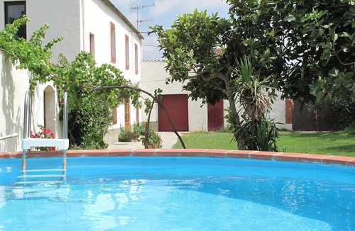 San Martin Sarroca Cottage | Mansion in St Martí with Vineyards & Garden
