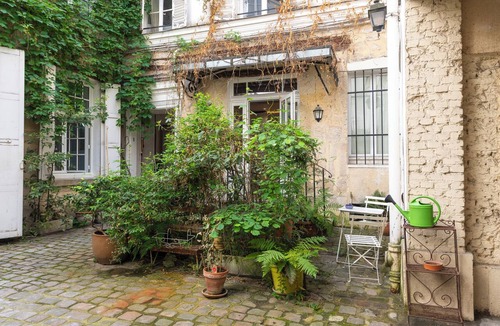 Saint-Gervais Apartment | MARAIS, LIVELY, TERRACE, 30–60 days ahead? Ask for a private offer. GRE-VAp