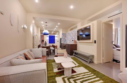 Marais Apartment | Marais Rue Archives next to Picasso Museum, Place des Vosges,and Rue de Bretagne