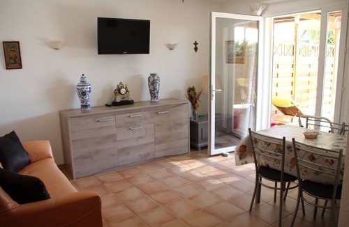 Villelongue-de-la-Salanque Apartment | MARINE * Vacation Rental Near the Sea, Air Conditioning, Private Enclosed Parking, South-Facing Terrace