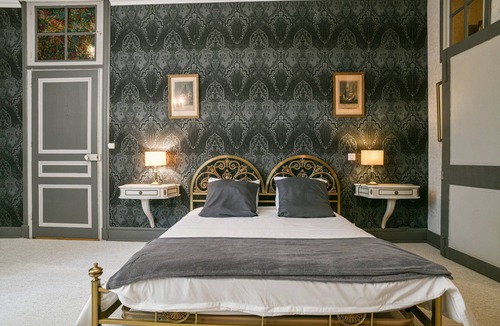 Saint-Albin-de-Vaulserre Bed & Breakfast | Marie-Antoinette Room, Character Suite, 40 m² with Private Lounge