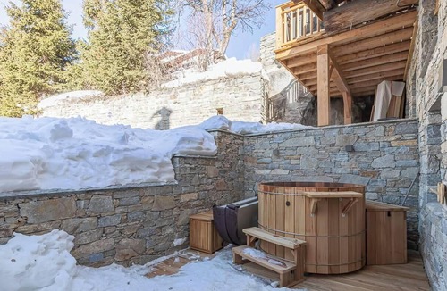 Bonneval-sur-Arc Apartment | Marmotton 01 - Apartment next to the slopes with Nordic bath