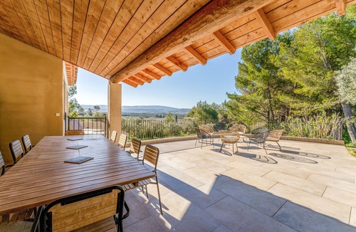 Carpentras House | Mas de Solence: An Exceptional Retreat for a Dream Getaway