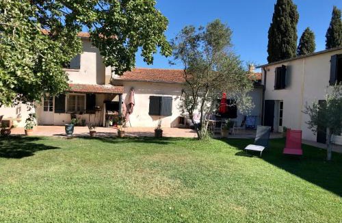 Le Cailar House | Mas Du Pont De Laute