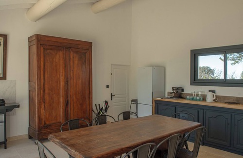 Bellegarde House | Mas Saint-Gilles – Pool & Tennis.