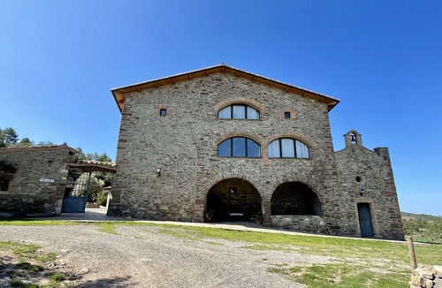 Santa Maria d'Olo House | Masia Torrités - 9 bedroom 1000 m2 holiday home with private pool