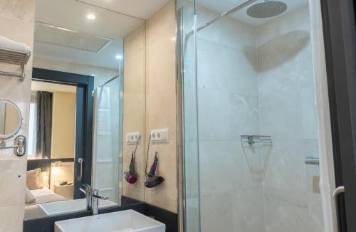 Gothic Quarter Hotel | May Ramblas Hotel