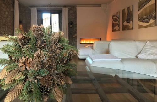 La Pobla de Lillet House | Medieval castle with spa in Pre-Pyrenees