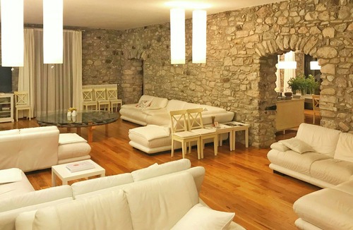 La Pobla de Lillet House | Medieval castle with spa in Pre-Pyrenees