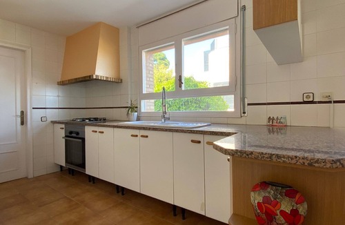 Vilassar de Dalt Ski Chalet | Mediterranean Getaway with Breathtaking Sea Views 2 - Bedroom Chalet