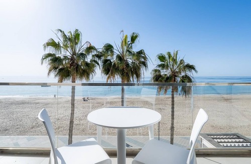 Torredembarra Apartment | Mediterranean sea views while having breakfast