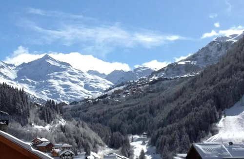 Meribel Centre Apartment | Meribel Chalet - Beautiful 6 room apartment for 10 people in the center of Méribel close to shops and ski slopes