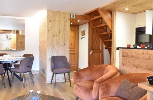Meribel Village Apartment | Meribel: Spacious 3BR Apartment, Sleeps 6, 150m from Ski Lift, Free Shuttle & Covered Parking
