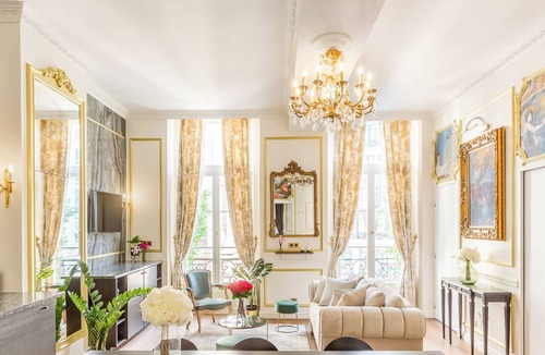 Quartier du Mail Apartment | Merveil - Luxury Serviced Apartment - Aboukir VI