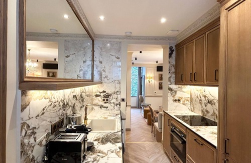 Quartier des Invalides Apartment | Merveil Luxury Suite - Eiffel Bourgogne