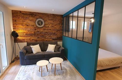 Bagnols-sur-Ceze Apartment | Meublé de tourisme 3 étoiles avec terrasse et jardin