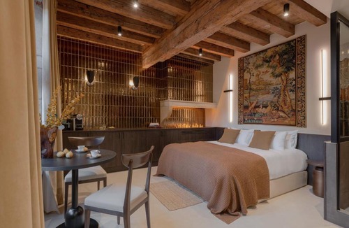 Perouges Hotel | MiHotel - Grenier à Sel de Pérouges