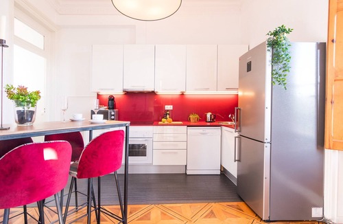 Ciutat Vella Apartment | Miró - Two Bedroom Apartment, Sleeps 4
