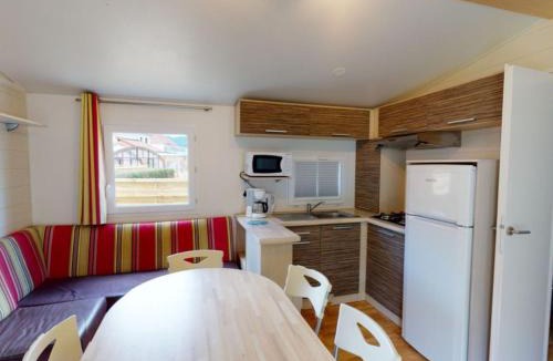 Vic-sur-Cere Other | Mobil-home 32m² avec Terrasse, 3 Chambres pour 6 personnes - API-1-52-1245