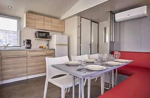 Le Bourg-d'Oisans House | Mobil-home | Premium Azure | 3 Bedrooms | 6 sleeps | Raised terrace | A/C | TV